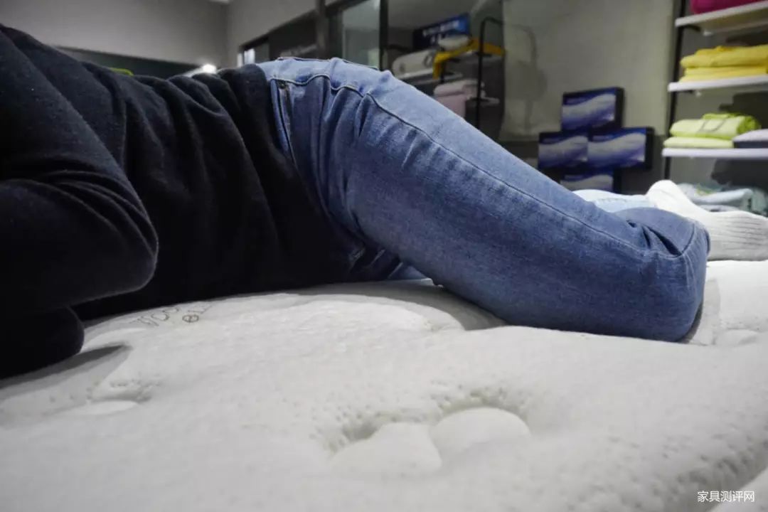 康丽莱床垫测评：三种以上睡眠体验！很懒很护腰！（博蒂奇系列：防腰椎磁疗）